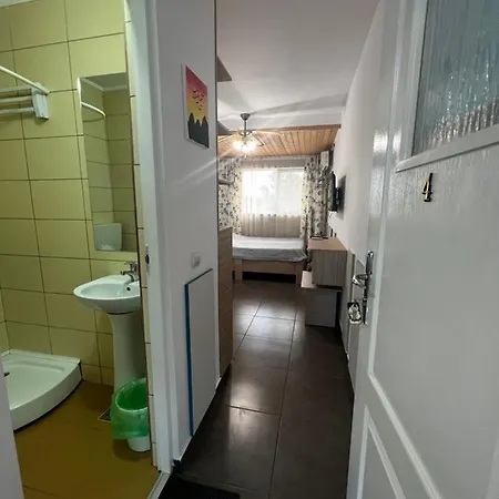 Andra Проживання в сім'ї Ефоріє-Норд