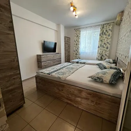 Проживання в сім'ї Andra Ефоріє-Норд